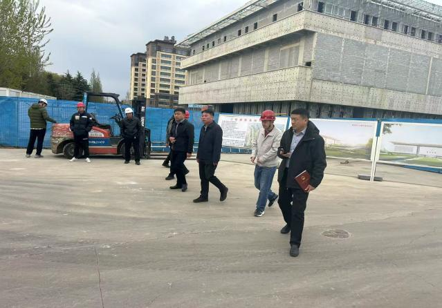 萊西市副市長李春雷率隊(duì)蒞臨萊西人才孵化基地項(xiàng)目考察調(diào)研